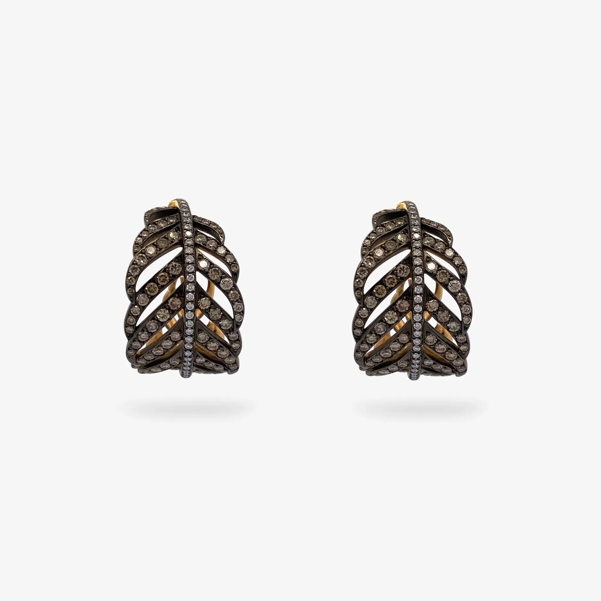 Earring hoop feather 