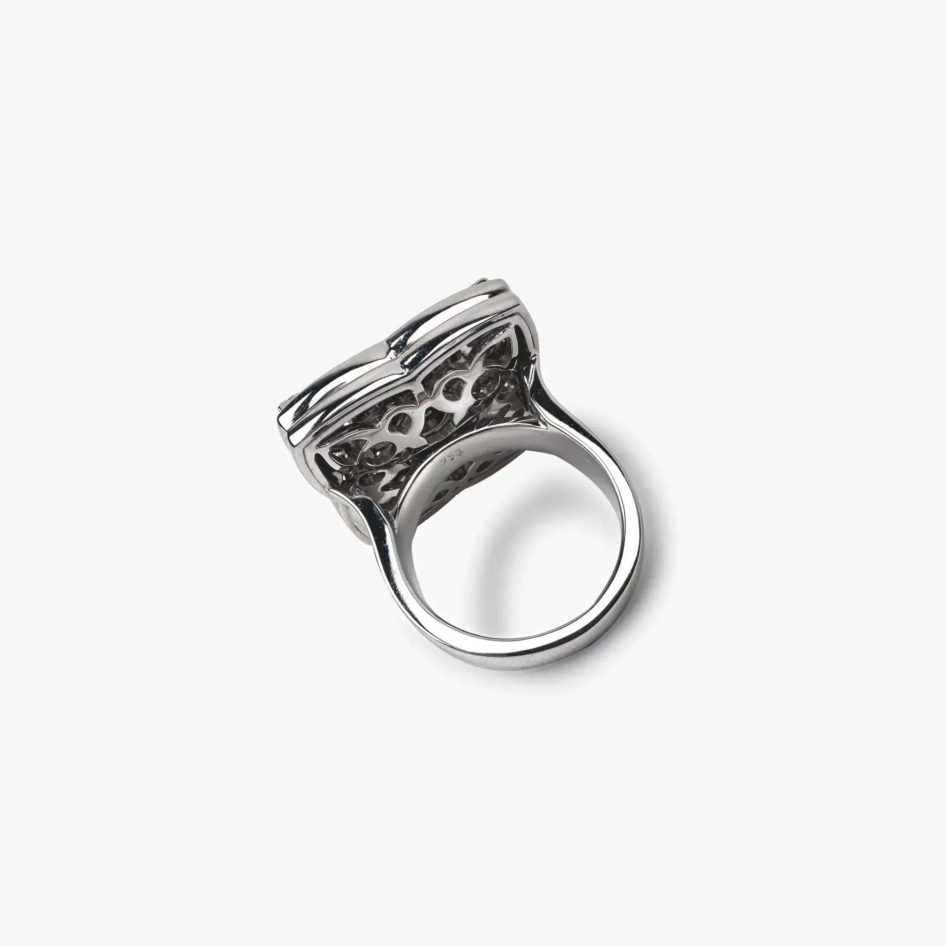 Ring square arabesque